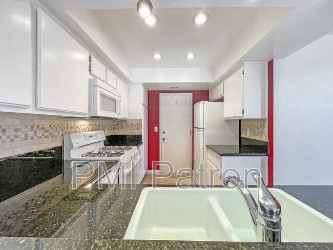 Building Photo - 11802 Los Alisos Cir