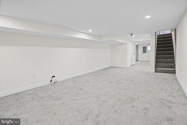 Building Photo - 609 McKewin Ave