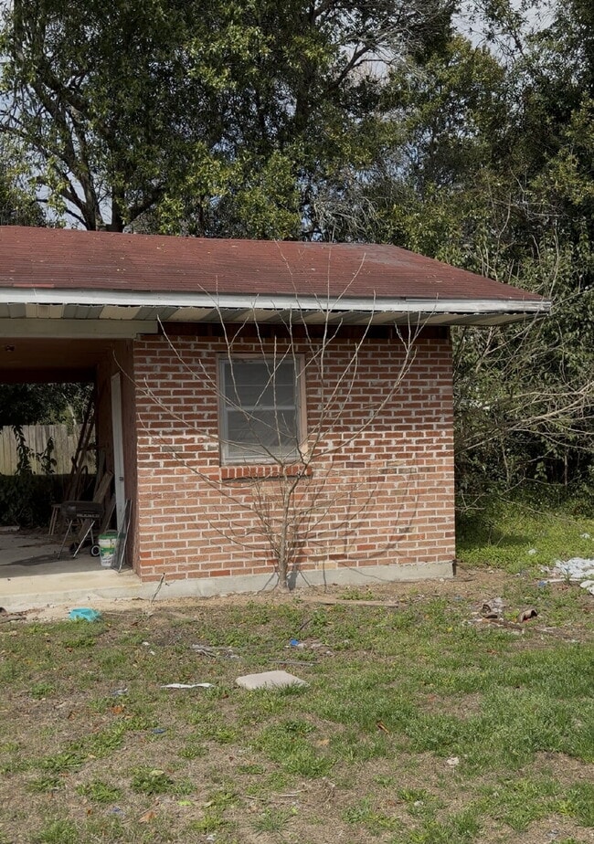 Building Photo - Handyman Special – Land + Home (Rent-to-Own)