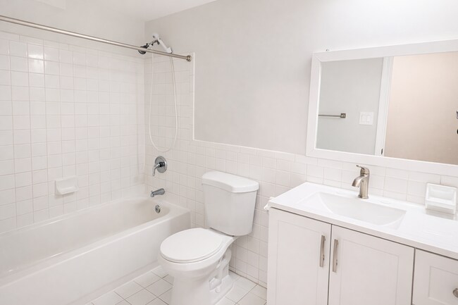 Building Photo - 2026 Move-In Special – $500 LEASE SIGNING BONUS!! Renovated 3-Bedroom Apartment in Prime SE DC Lo...