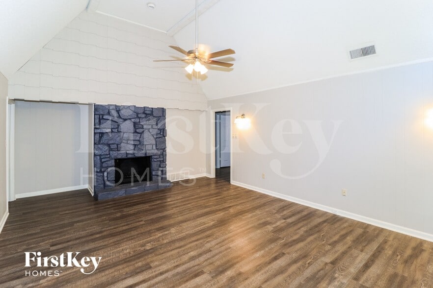 Building Photo - 6041 Colonyhill Dr