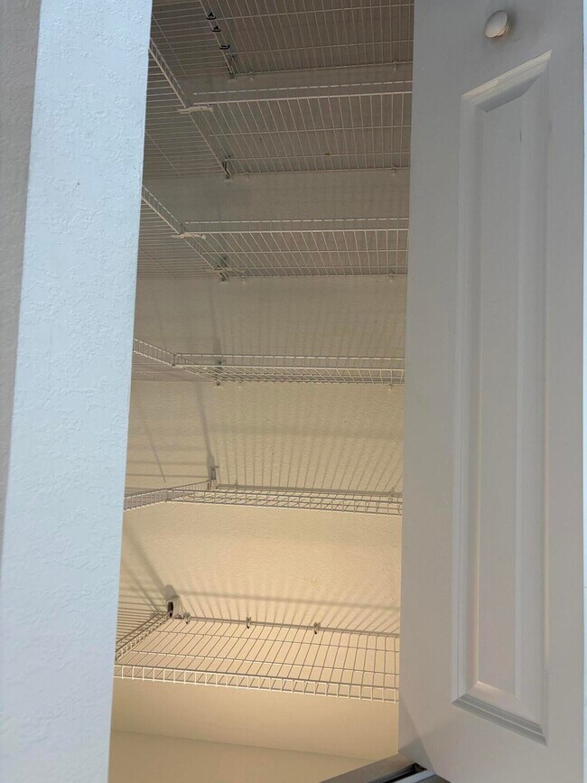 Building Photo - 4181 Lagoon Shore Dr