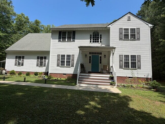 Building Photo - 4 Bedroom Home on 3.65 Acres in Moseley – Available September 22nd – $3,500/mo