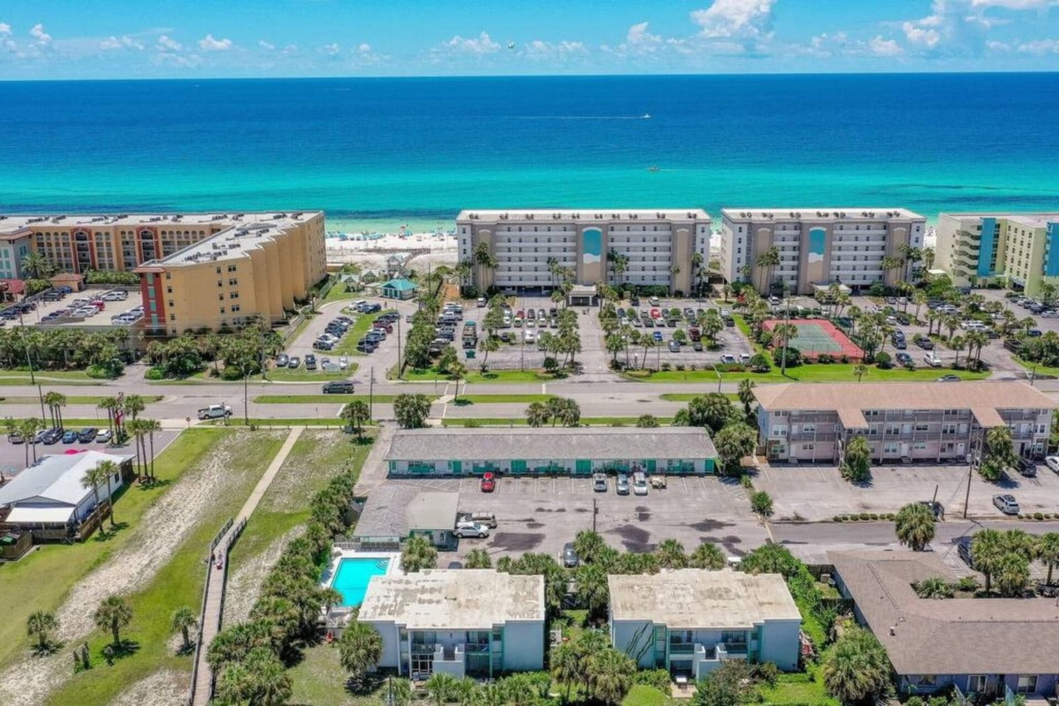 Building Photo - 302 Santa Rosa Blvd