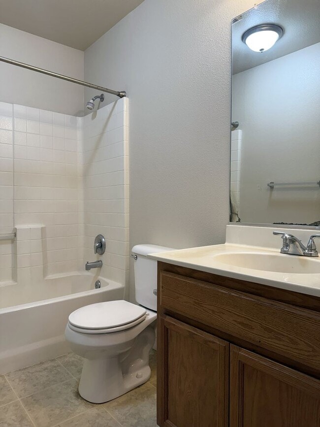 Building Photo - Beautiful Two-Story Home in Desirable Bellevue Ranch!