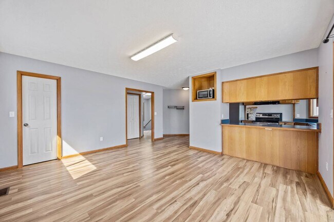 Building Photo - 200 Waterford Dr