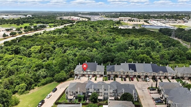 Building Photo - 3905 Vista Mar Dr