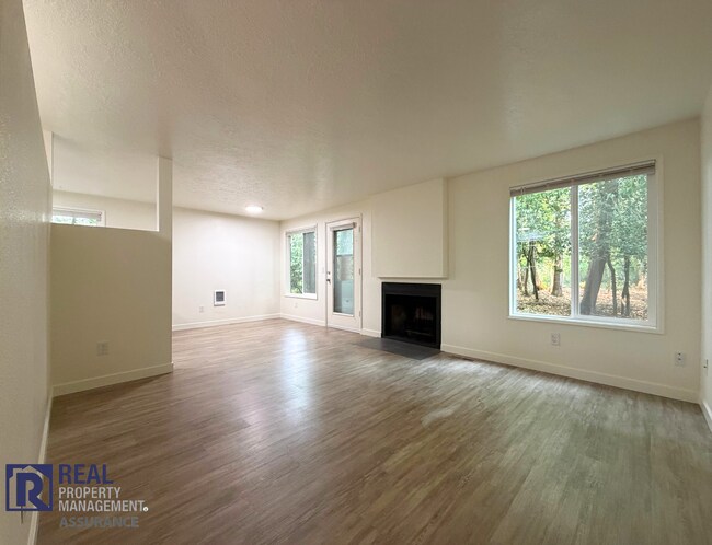 Building Photo - 7077 SW Montauk Cir