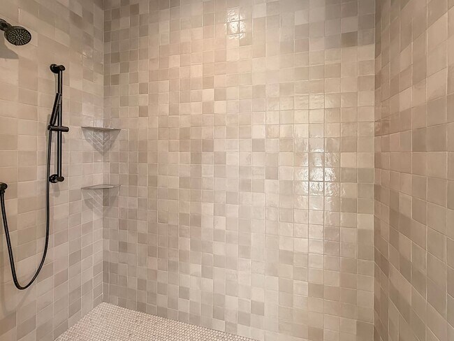 Building Photo - Luxury New Construction in Centerra: 4-Bed High-End Home, Dog Friendly, Fenced Yard, Near Downtow...