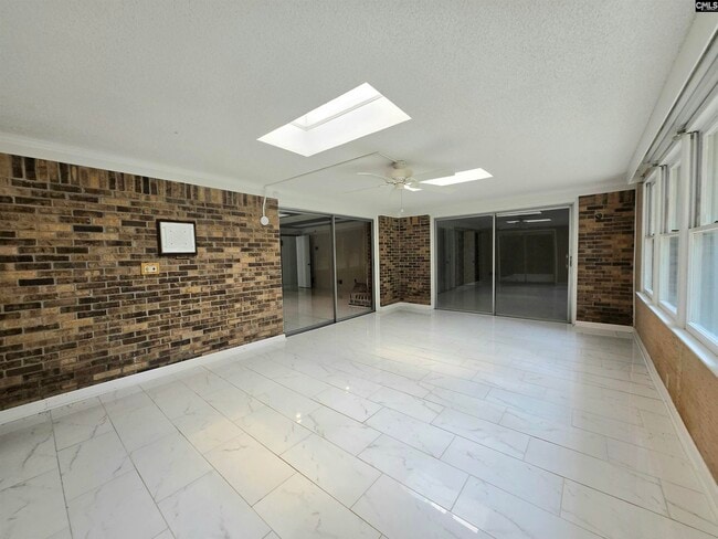 Building Photo - 77 Northlake Rd