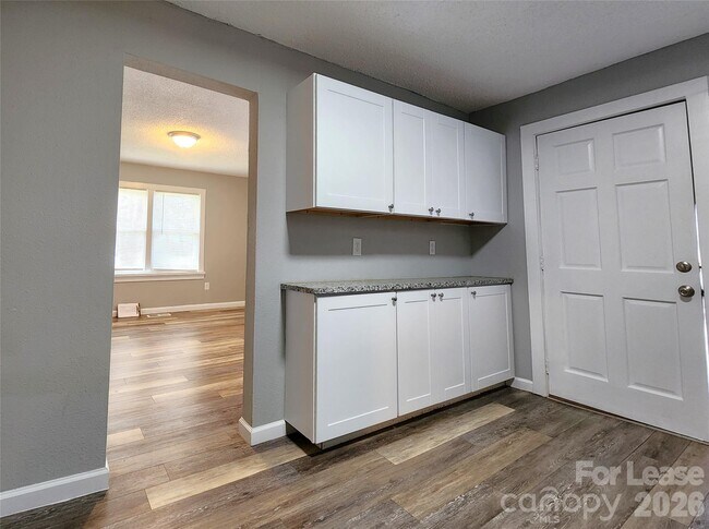 Building Photo - 2036 Renner St