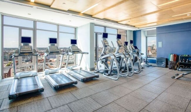 Building Photo - 321 Summer St