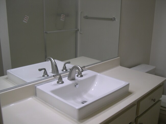 Building Photo - 4310 Caliente St