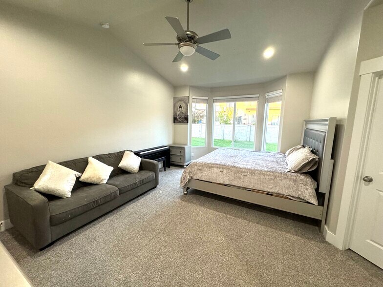 Building Photo - 3288 N 200 W