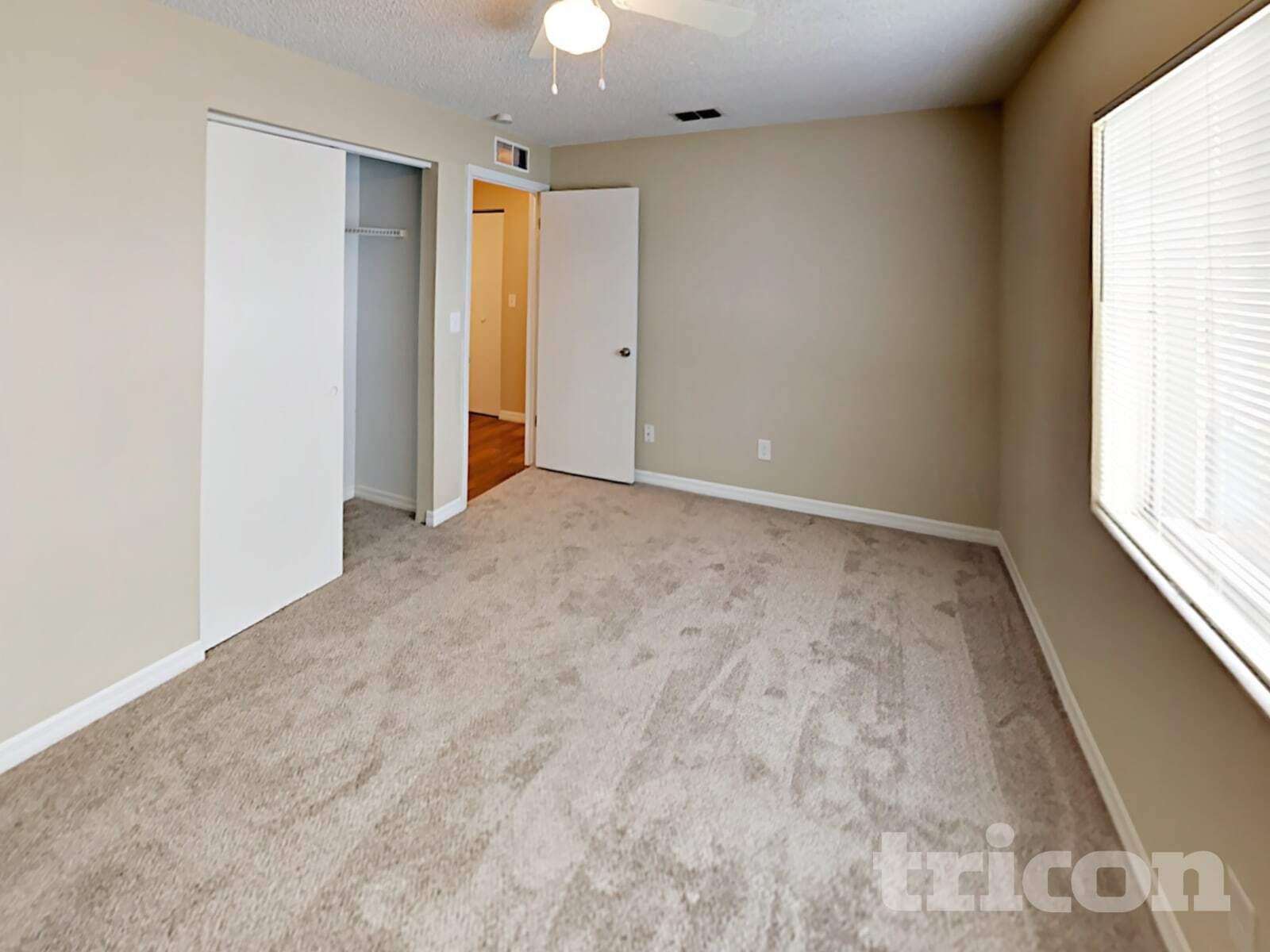 Building Photo - 7812 Tiburon Dr