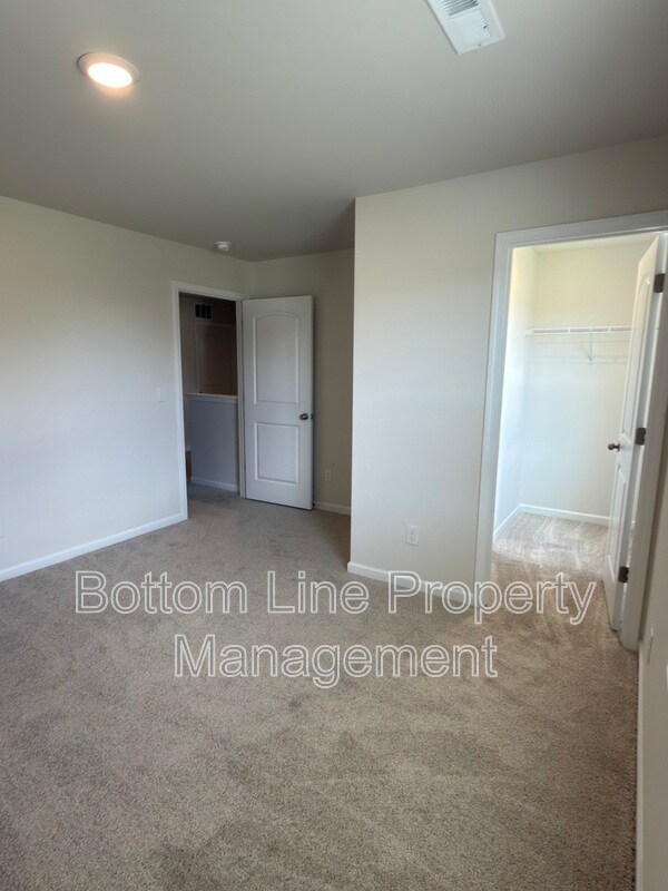 Building Photo - 1035 Pepper Ln