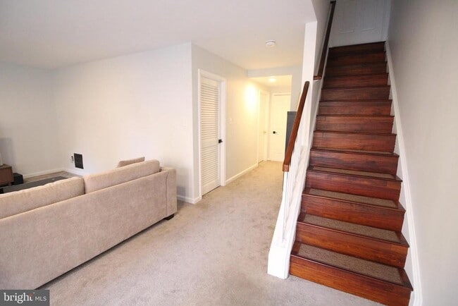 Building Photo - 3139 Stratford Ct