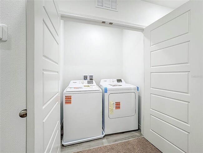 Building Photo - 2645 Olympic Ct