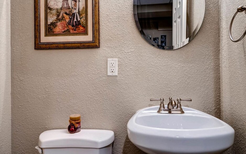 Building Photo - 4079 S. Shawnee St.