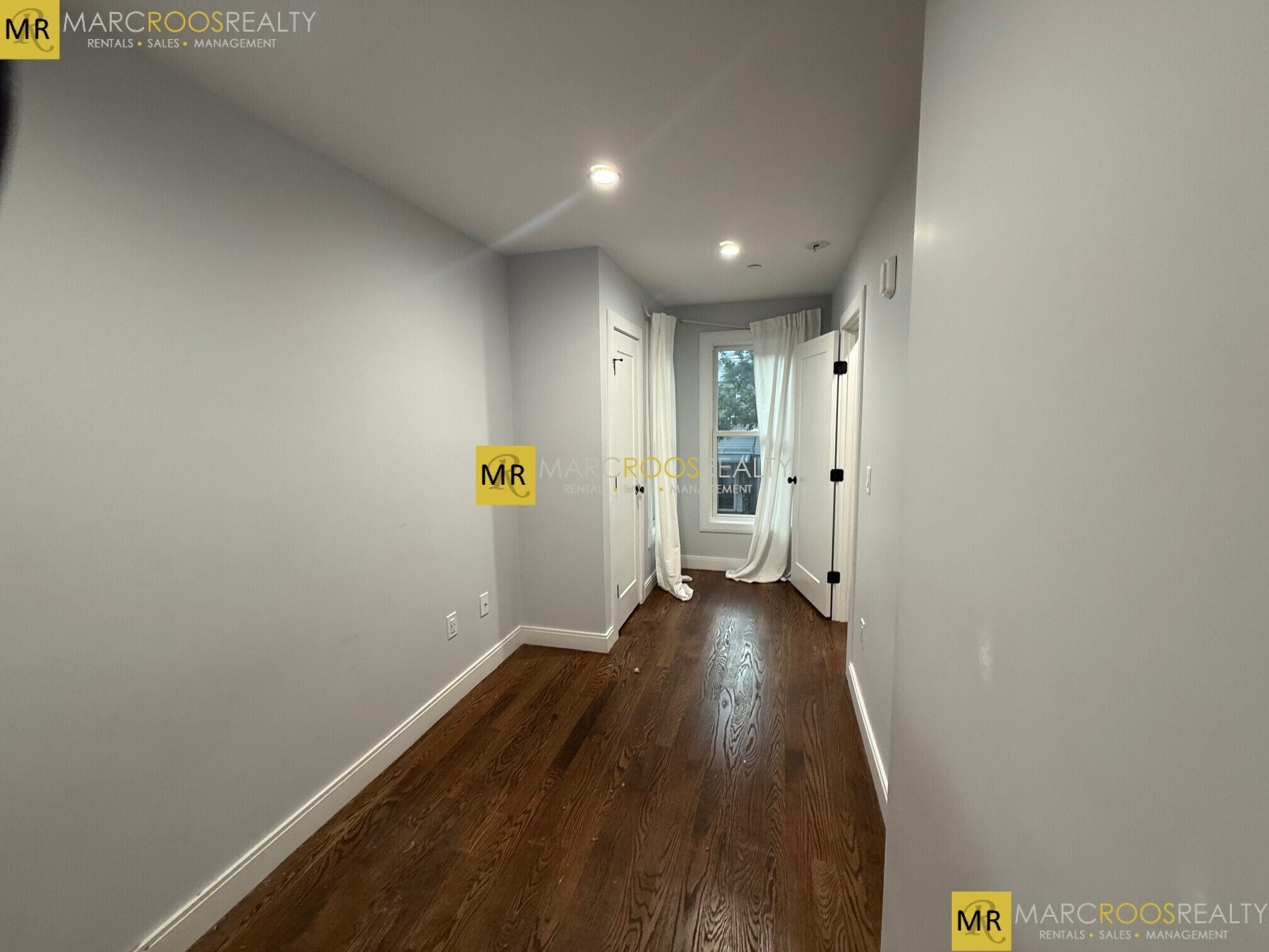 Building Photo - 174 Paris St