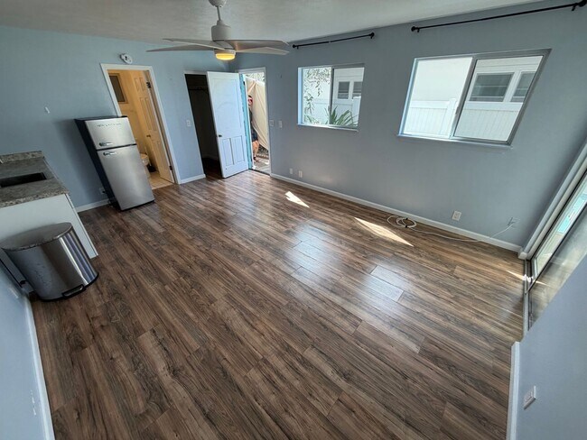 Building Photo - 1398 Hiahia St