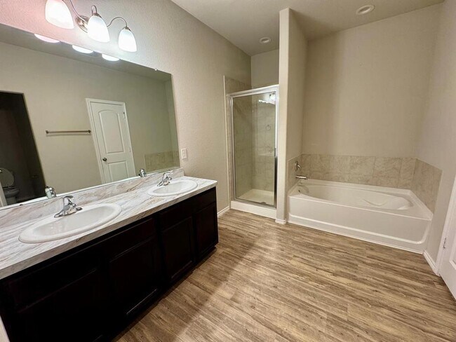 Building Photo - 14110 Silver Falls Ct