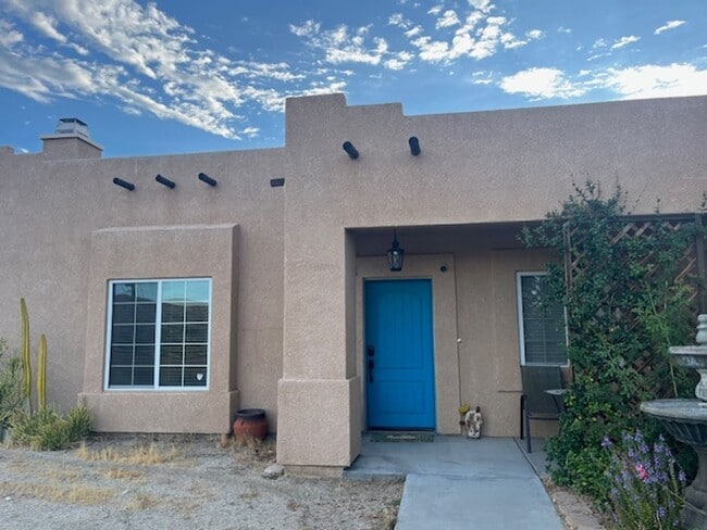 Building Photo - 11462 Manana Dr