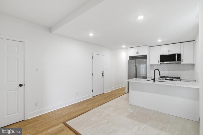 Building Photo - 5939 Drexel Rd
