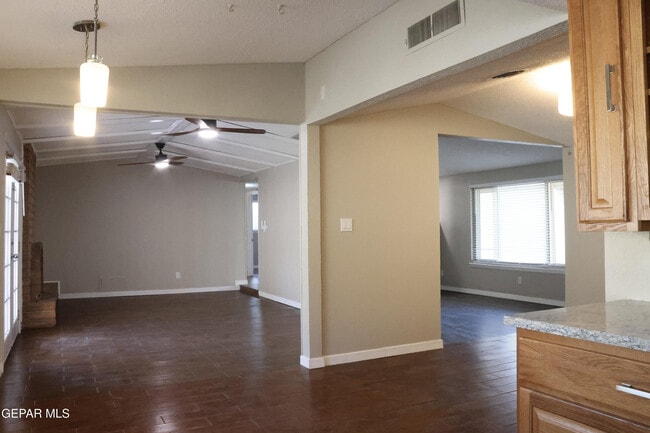 Building Photo - 6704 La Cadena Dr