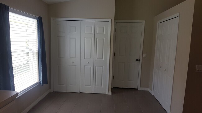 Building Photo - 3 bedroom 2 bath home