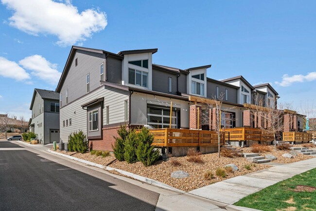 Building Photo - 3 bd/2.5 ba Townhome in Green Mountain Pla...