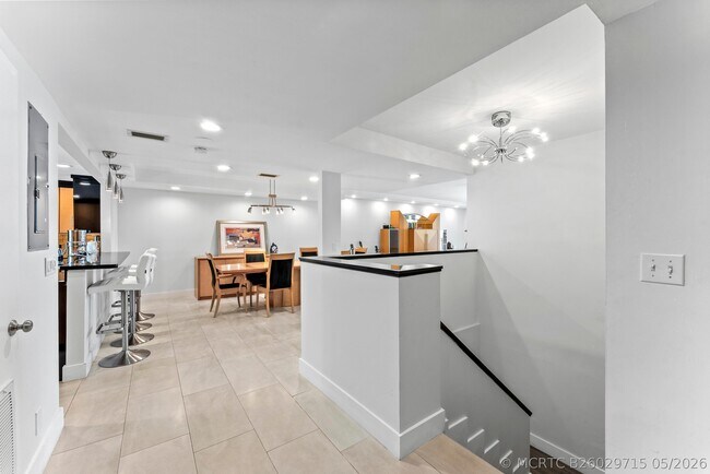 Building Photo - 2155 S Ocean Blvd