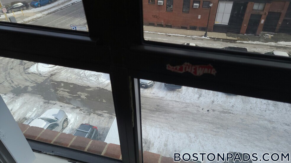 Building Photo - 81 Essex St