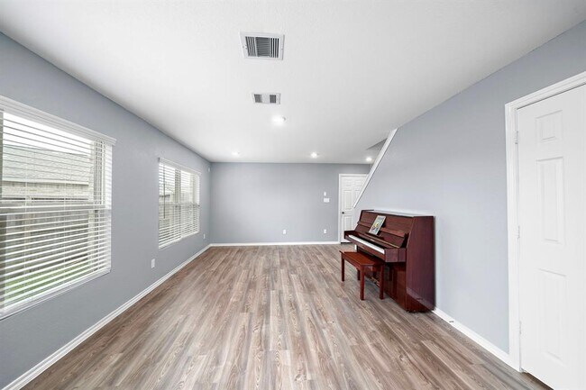 Building Photo - 32510 Orchard Haze Dr