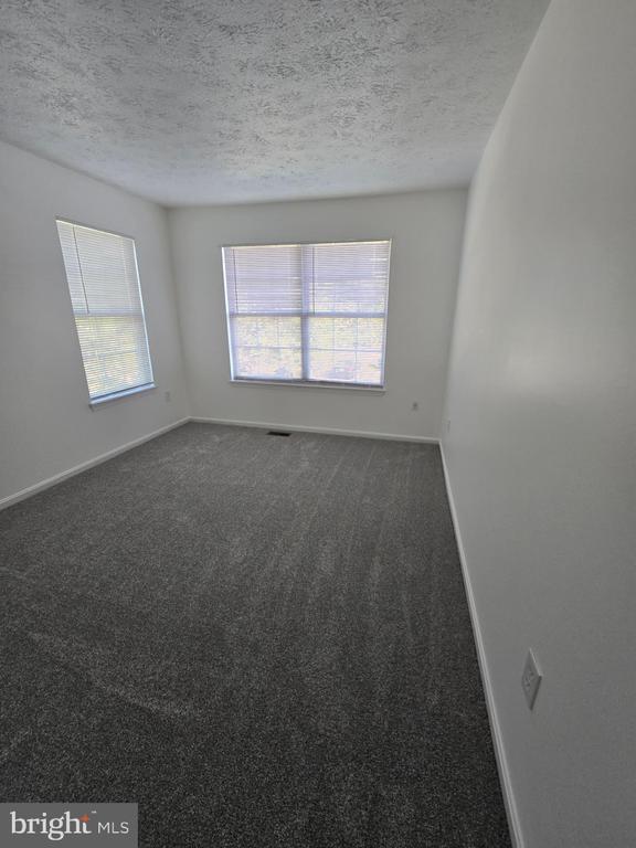 Building Photo - 6062 Red Squirrel Pl