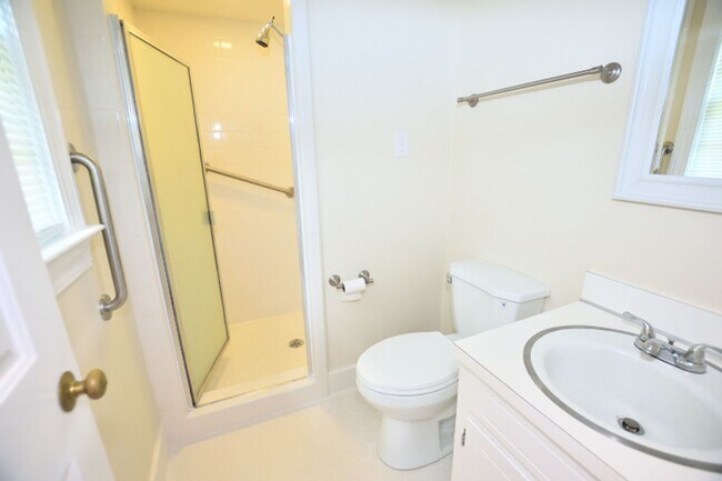 Building Photo - 1132 Niblick Dr