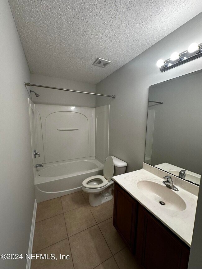 Building Photo - 12212 Angleterre Dr