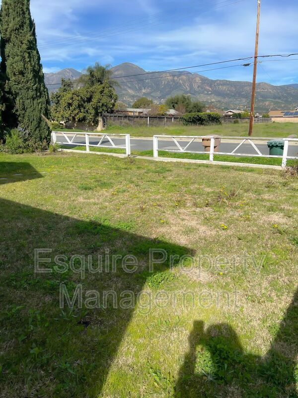 Building Photo - 1016 Sespe Ave
