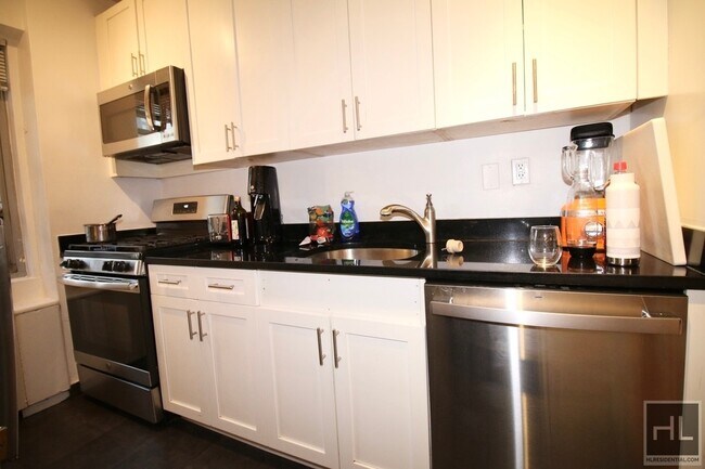 Building Photo - East 64th Street