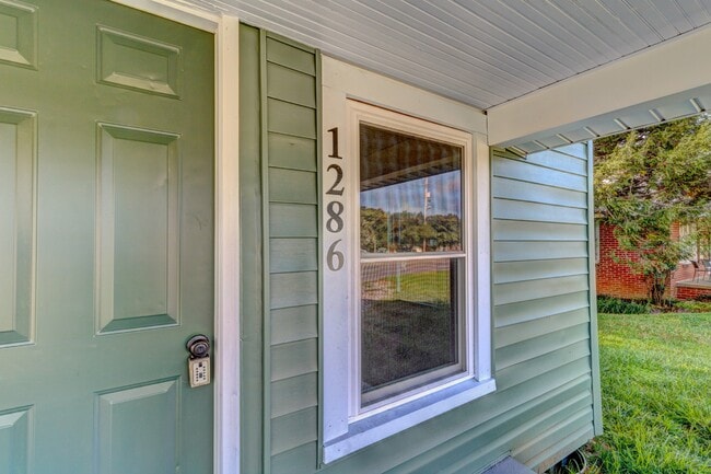 Building Photo - 1286 Fallston Rd