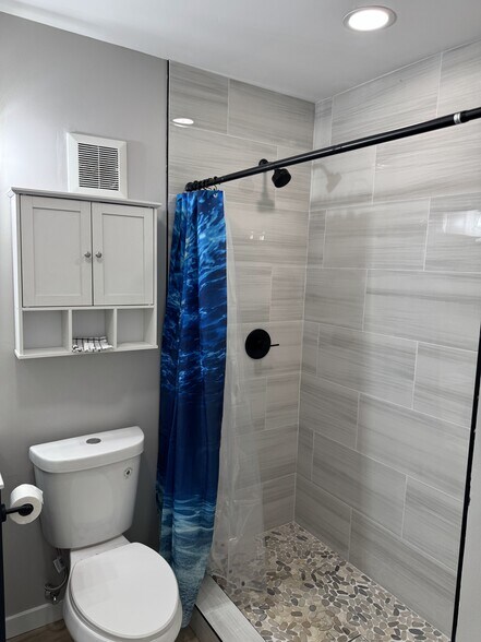 Bathroom - 2428 Denver St