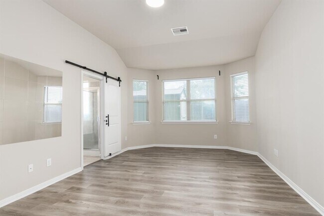 Building Photo - 3123 Hurst Green Ln