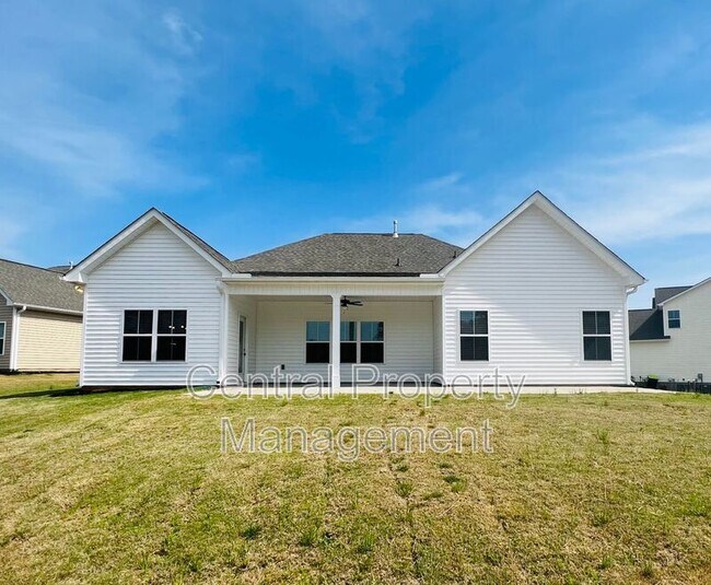 Building Photo - 102 Lariat Ct