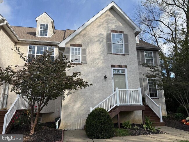 Building Photo - 312 River Birch Cir