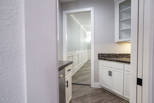 Building Photo - Pete’s Mountain Estate with Mountain Views