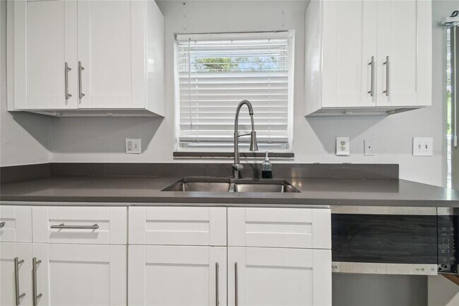 Building Photo - 3679 Sugarcreek Dr