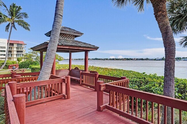 Building Photo - 107 Half Moon Cir