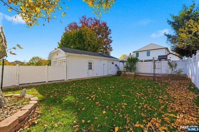 Building Photo - 85 Beckwith Pl