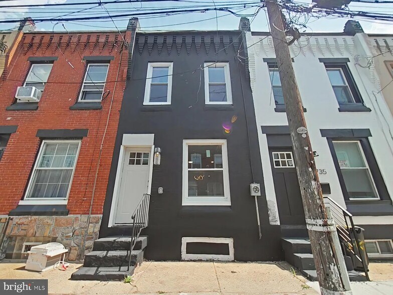 Building Photo - 1743 N Stillman St