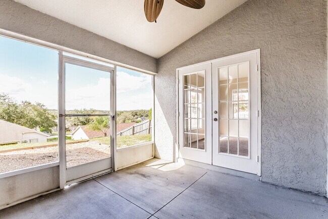 Building Photo - 819 Shore Breeze Way